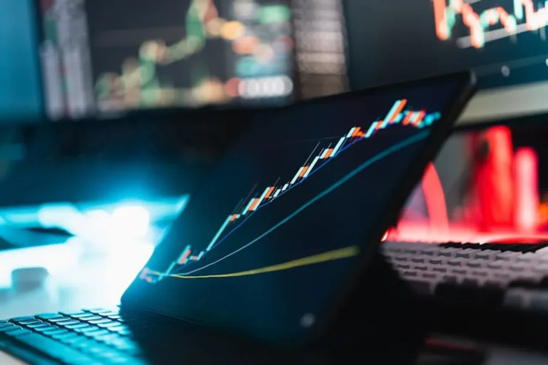 How to Turn Trade Trends Into Useful Articles